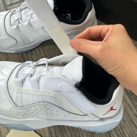 Brand New Air Jordan 11 CMFT Low Kids sneakers - Picture 6 of 8